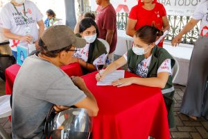 SES-AM inicia Dezembro Vermelho com Ações de Testagem e Distribuição de Insumos, no Centro de Manaus