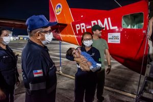 Amazonas recebe três crianças de Rondônia para a realização de procedimento em hospital da rede estadual de saúde