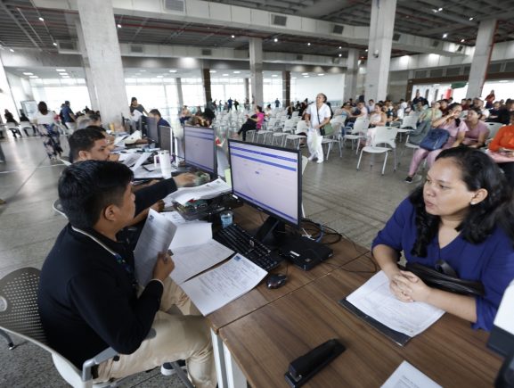 Governo do Amazonas recebe aprovados em processo seletivo para atuação no Hospital do Sangue