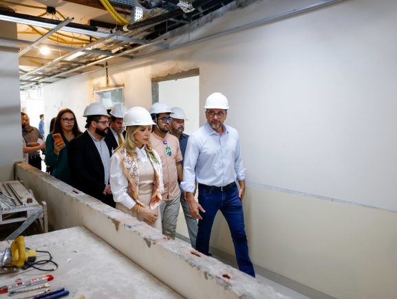 Governador Wilson Lima vistoria etapa final das obras do Hospital-Dia e Policlínica do Complexo Hospitalar Sul