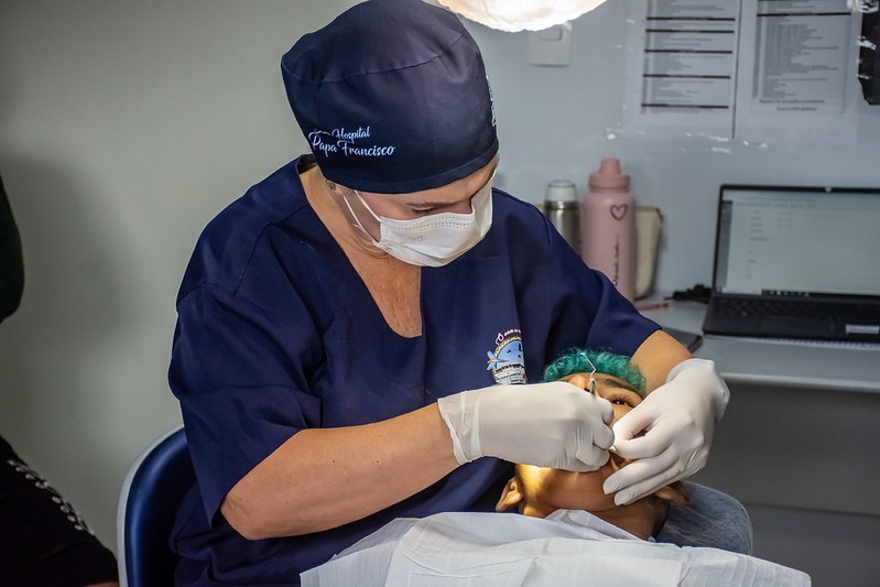 Barco Hospital inicia atendimentos de saude em Sao Sebastiao do Uatuma Foto Evandro Seixas SES AM 2