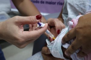 Maternidades estaduais de Manaus iniciam aplicação de anticorpo de dose única contra víru…