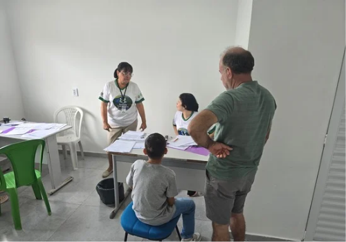 FUHAM Equipe de medicas dermatologistas da FUHAM atendendo em Presidente Figueiredo Foto Arnoldo Sa