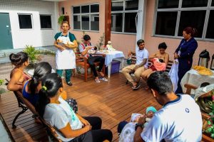 Na maternidade Azilda Marreiro, banho de sol de bebês também é momento de acolhimento às mães, no pós-parto