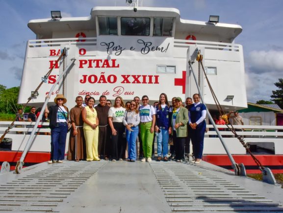 Comitiva da SES-AM e CNJ acompanha atendimentos feitos pelo Barco Hospital São João XXIII…