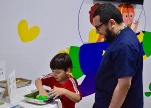 Abril Azul: Caics realizam ação com atividades terapêuticas e apoio às famílias de crianças com TEA