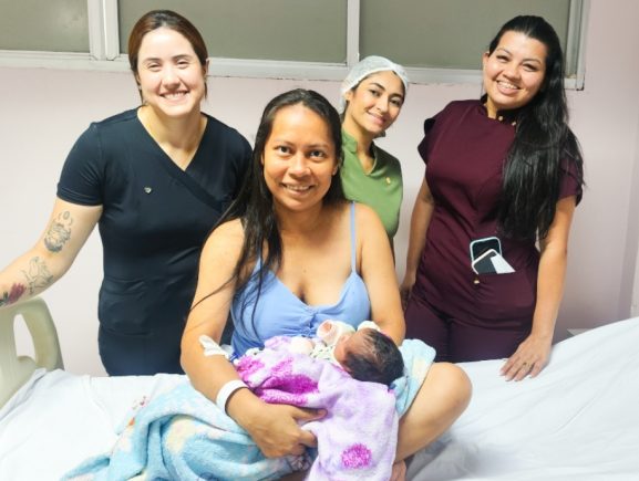 Assistência e prontidão: Equipe do SPA Zona Sul faz parto de mulher que não sabia estar g…