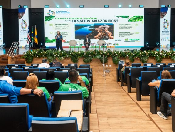 Amazonas apresenta soluções para fazer saúde em “território líquido” durante congresso no…