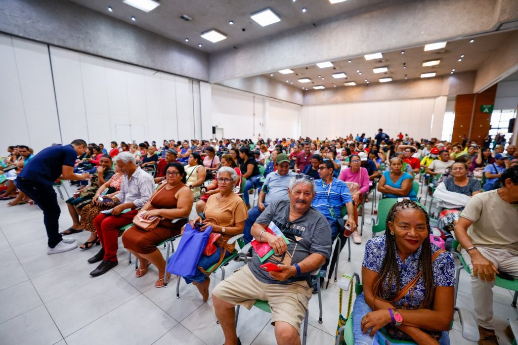 Entrega de oculos Foto Secom