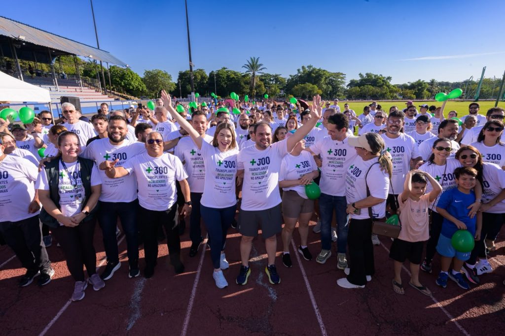 Governador Roberto Cidade participa de caminhada para celebrar mais de 300 transplantes realizados 