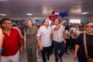 Em Parintins, governador Roberto Cidade entrega equipamentos para o Hospital Regional e firma investimentos para instituições sociais