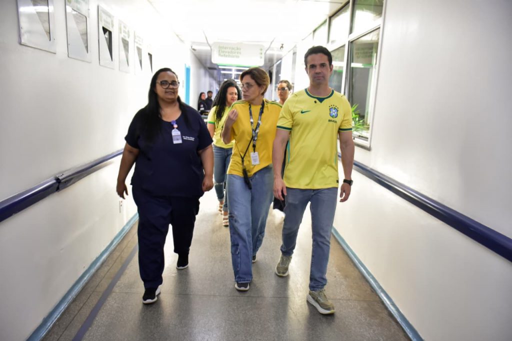 Secretario de Estado de Saude acompanha fluxo assistencial da rede estadual antes de partida da Sel
