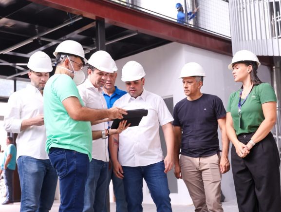 Governador Roberto Cidade vistoria obras da Escola de Saúde Pública e da Policlínica e Ho…