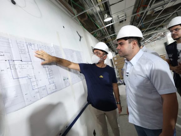 Governador Roberto Cidade vistoria obras na FCecon e no SPA Coroado